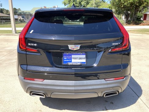 Used 2021 Cadillac XT4 Luxury w/ Cold Weather Package image 6