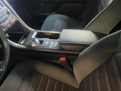 Used 2019 Ford Fusion SE image 26