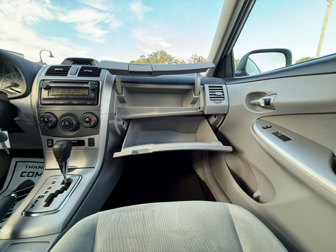 Used 2012 Toyota Corolla LE image 23
