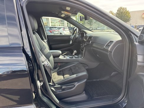 Used 2020 Jeep Grand Cherokee Altitude image 42