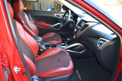 Used 2012 Hyundai Veloster w/ Tech Pkg image 29