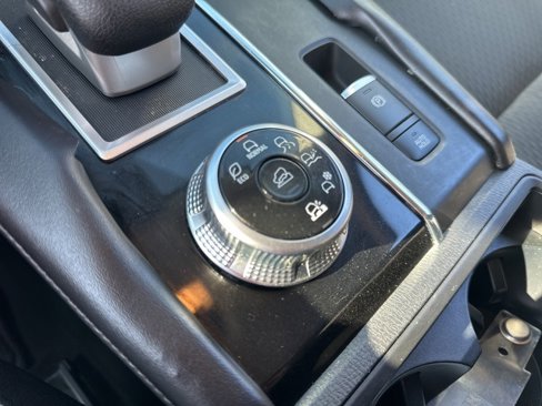 Used 2022 Mitsubishi Outlander ES image 9