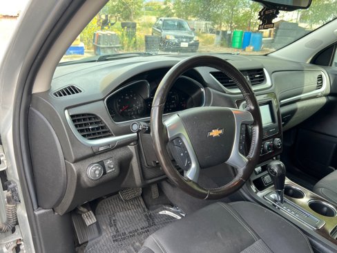 Used 2017 Chevrolet Traverse LT image 18