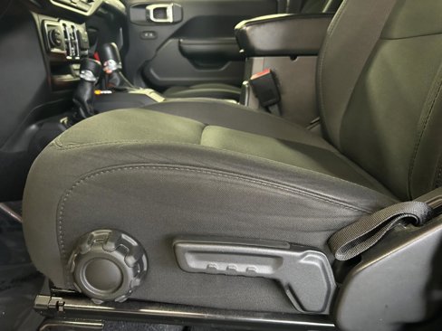 Used 2021 Jeep Wrangler Unlimited Sport image 17