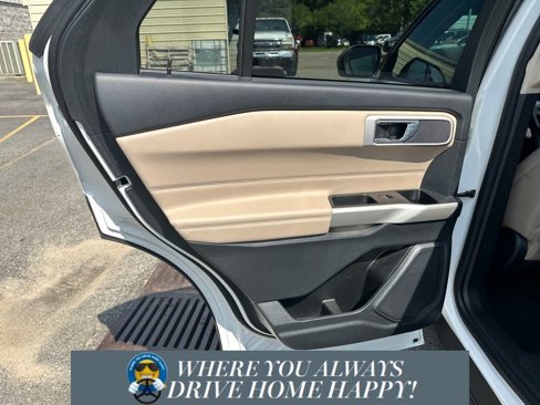 Used 2022 Ford Explorer XLT image 25