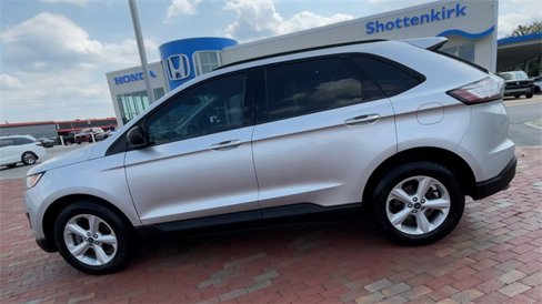 Used 2018 Ford Edge SE image 7