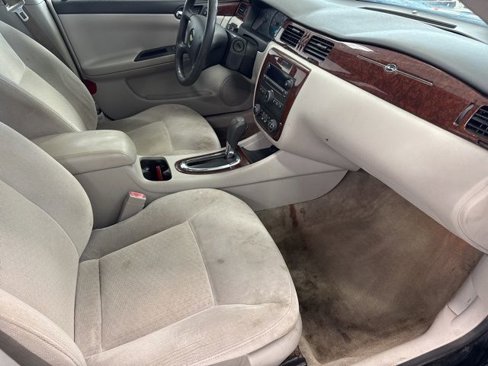 Used 2010 Chevrolet Impala LS image 22