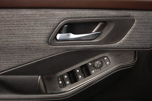 Used 2023 Nissan Rogue SV image 12