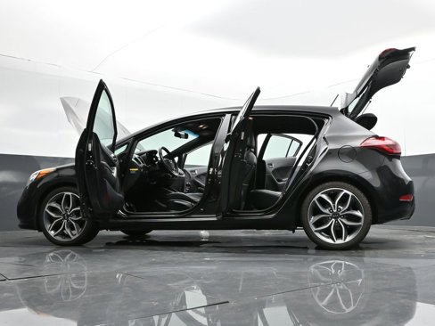 Used 2015 Kia Forte SX image 30