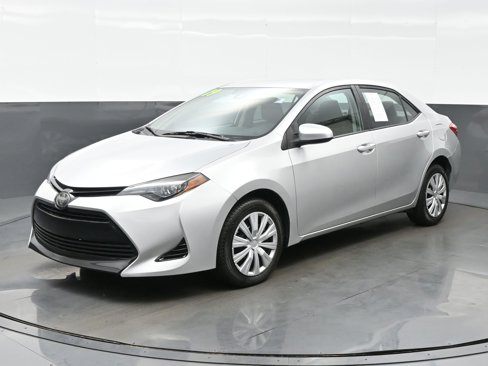 Used 2019 Toyota Corolla LE image 2