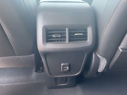 Used 2023 GMC Terrain SLT image 35