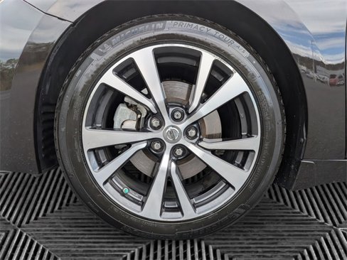 Used 2017 Nissan Maxima 3.5 SL image 9