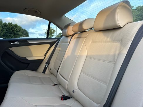 Used 2017 Volkswagen Jetta SE image 31