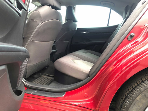 Used 2019 Toyota Camry LE image 22