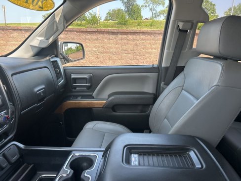 Used 2018 Chevrolet Silverado 1500 LTZ image 18