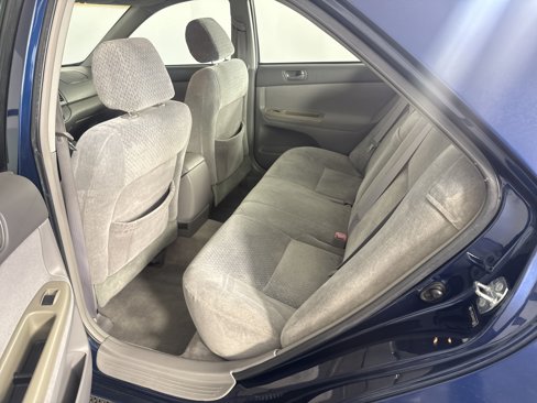Used 2004 Toyota Camry LE image 21