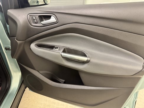 Used 2013 Ford Escape SE image 24