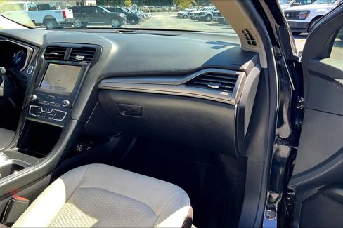 Used 2020 Ford Fusion SE w/ Equipment Group 151A image 16