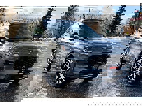 Used 2020 Ford Escape SE Sport image 2