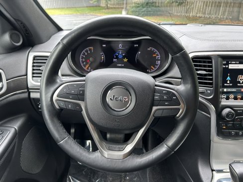 Used 2018 Jeep Grand Cherokee Limited image 11