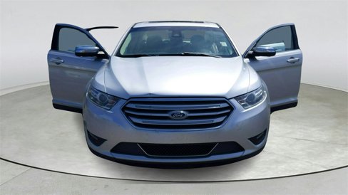 Used 2018 Ford Taurus Limited image 9