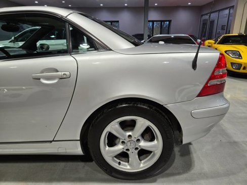 Used 2002 Mercedes-Benz SLK 320 image 7