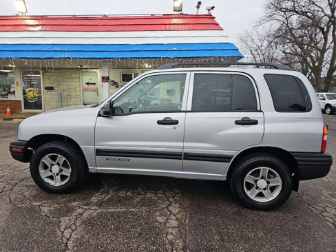 Used 2004 Chevrolet Tracker 2WD w/ Preferred Equipment Group image 23