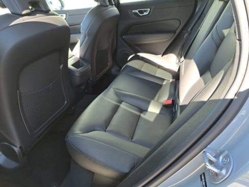 New 2025 Volvo XC60 B5 Core w/ Climate Package image 7