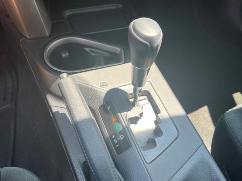 Used 2018 Toyota RAV4 LE image 12