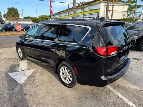 Used 2020 Chrysler Voyager Lxi image 17