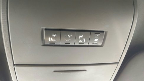 Used 2018 Dodge Grand Caravan SXT w/ Driver Convenience Group image 26