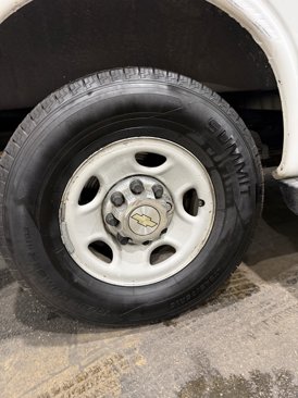 Used 2015 Chevrolet Express 3500 LT w/ LT Preferred Equipment Group image 4
