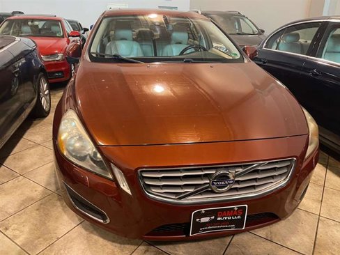 Used 2013 Volvo S60 T5 image 2