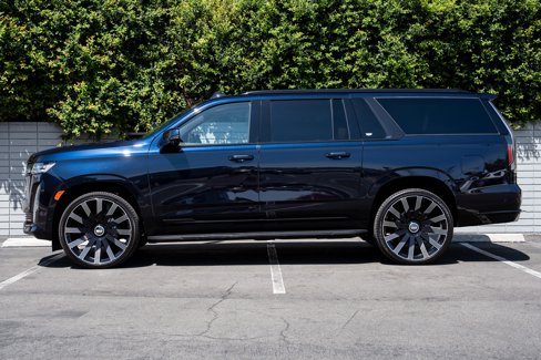 Used 2022 Cadillac Escalade ESV Premium Luxury image 23