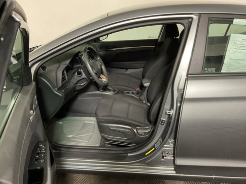Used 2019 Hyundai Elantra SE w/ Cargo Package image 18