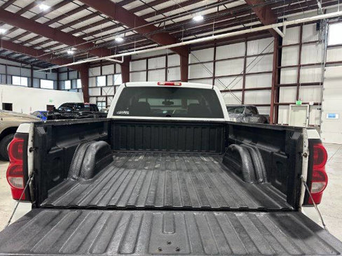 Used 2005 Chevrolet Silverado 2500 LS image 21
