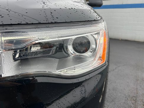 Used 2018 GMC Acadia SLT image 9