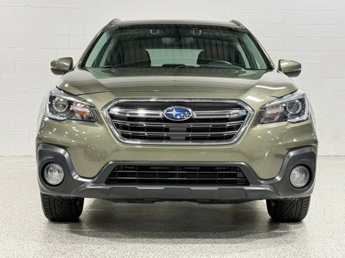 Used 2018 Subaru Outback 3.6R Touring image 3