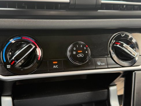 Used 2023 Kia Seltos LX image 31