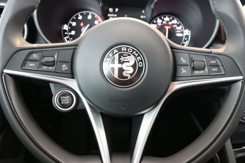 Used 2018 Alfa Romeo Stelvio AWD image 41