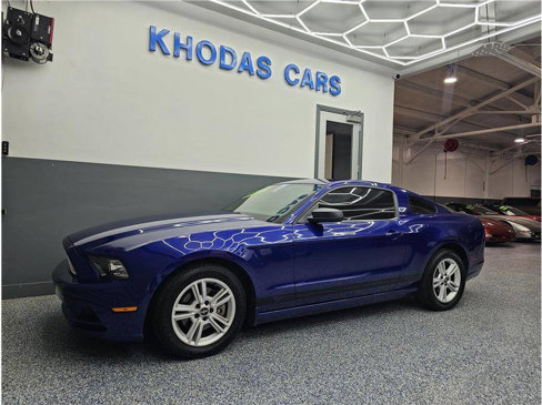 Used 2013 Ford Mustang Coupe image 2