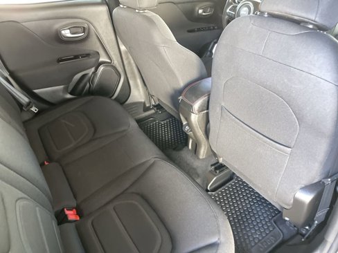 Used 2020 Jeep Renegade Latitude w/ Cold Weather Group image 25