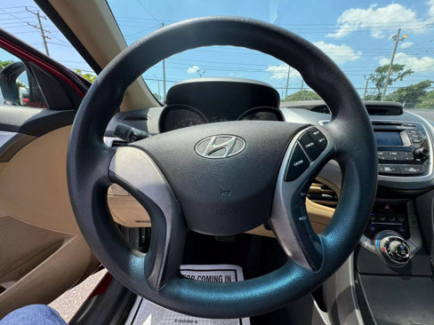 Used 2013 Hyundai Elantra GLS image 13