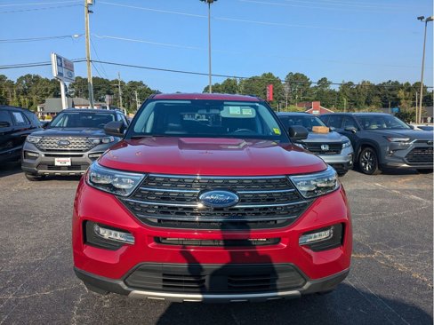 Certified 2022 Ford Explorer XLT w/ Equipment Group 202A image 3