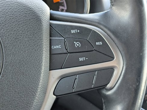 Used 2021 Jeep Grand Cherokee Laredo X image 34
