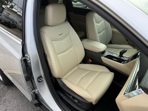 Used 2017 Cadillac XT5 FWD image 8