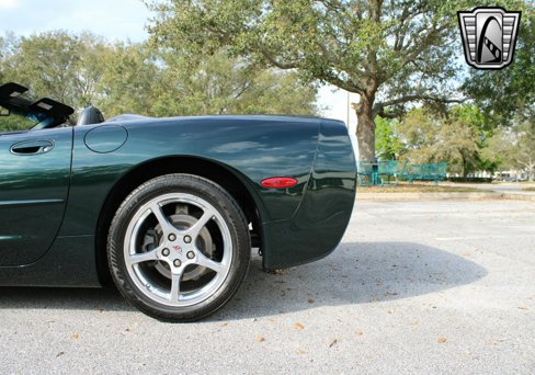 Used 2001 Chevrolet Corvette Convertible w/ Preferred Equipment Group2 image 18
