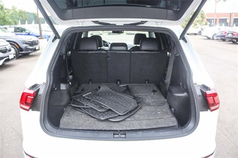 Used 2022 Volkswagen Tiguan SE R-Line image 37