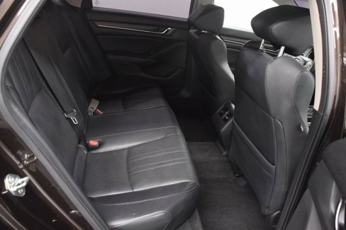 Used 2018 Honda Accord Touring image 17
