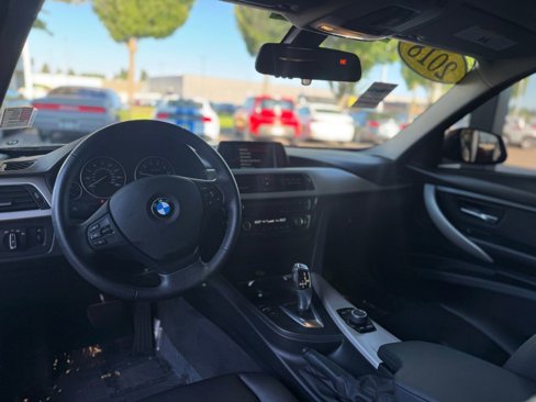 Used 2018 BMW 320i Sedan w/ Convenience Package image 15